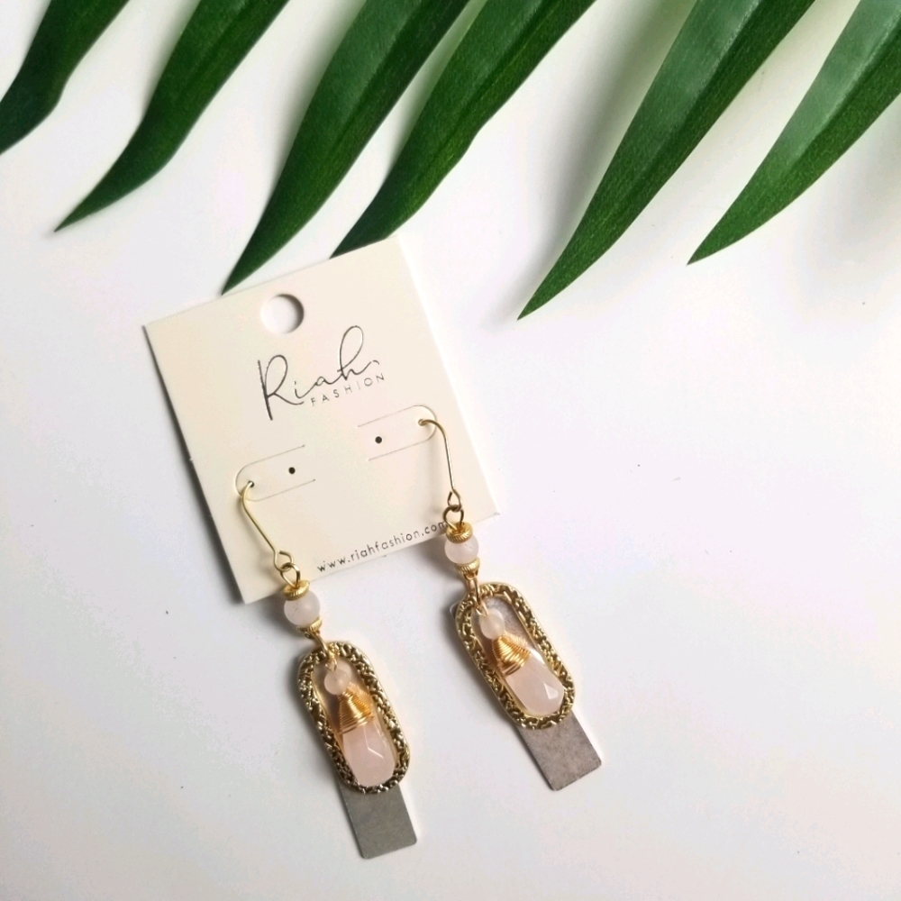 Riah Fashion Tear Drop Dangle Stone Earrin…